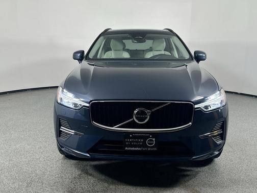 2022 Volvo XC60 B5 Momentum
