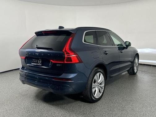 2022 Volvo XC60 B5 Momentum