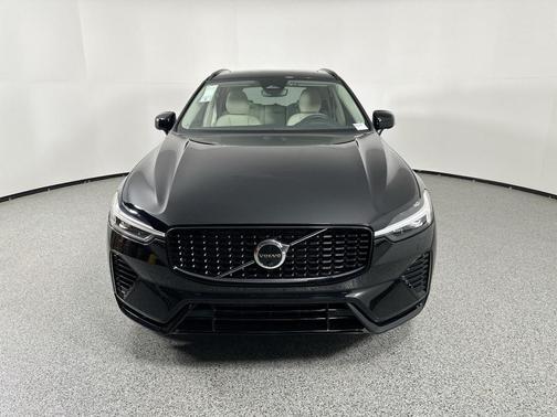 2024 Volvo XC60 Recharge Plug-In Hybrid T8 Plus Dark Theme