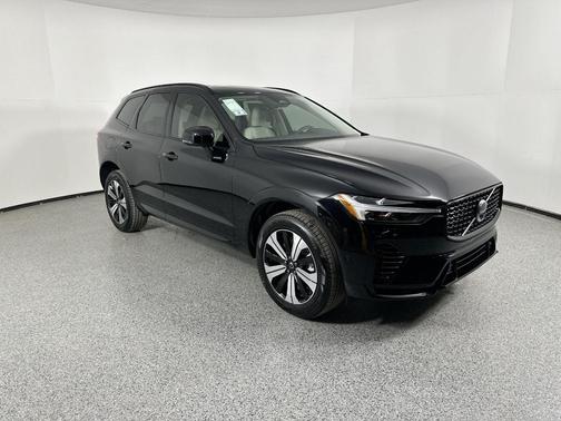 2024 Volvo XC60 Recharge Plug-In Hybrid T8 Plus Dark Theme
