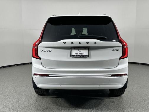 2025 Volvo XC90 B5 Core