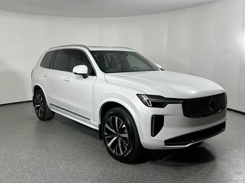 2025 Volvo XC90 B5 Core