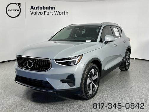 2025 Volvo XC40 B5 Core Bright Theme