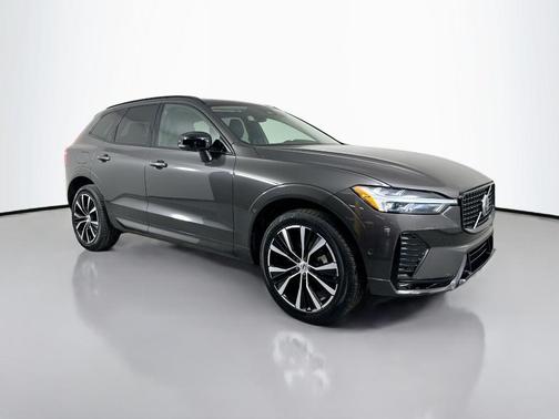 2024 Volvo XC60 B5 Plus Dark Theme