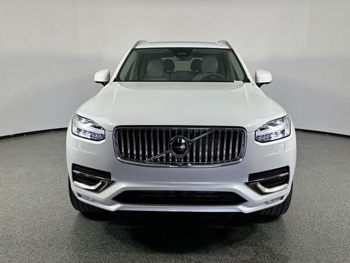 2025 Volvo XC90 B6 Plus 7-Seater