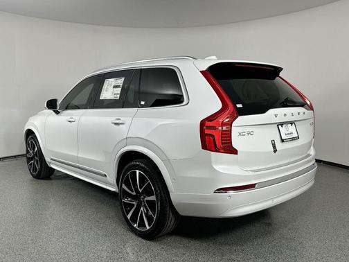 2025 Volvo XC90 B6 Plus 7-Seater