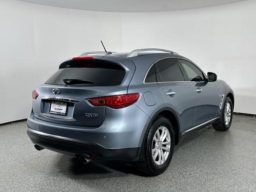 2017 INFINITI QX70 Base