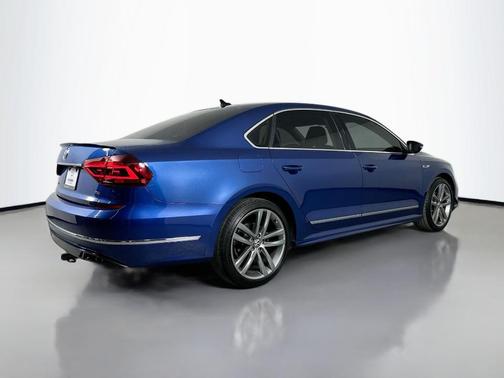2017 Volkswagen Passat 1.8T R-Line