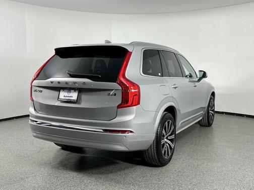 2024 Volvo XC90 B6 Plus Bright Theme 7-Seater