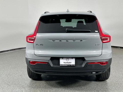 2026 Volvo XC40