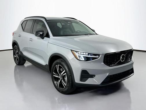 2026 Volvo XC40 B4 Core