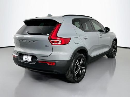 2026 Volvo XC40 B4 Core