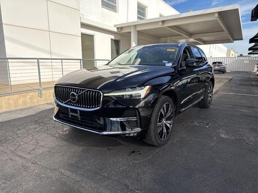 Onyx Black Metallic 2023 Volvo XC60 B5 Plus Bright Theme