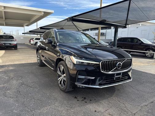 Onyx Black Metallic 2023 Volvo XC60 B5 Plus Bright Theme