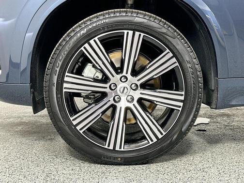 2025 Volvo XC90 Plug-In Hybrid T8 Core 7-Seater