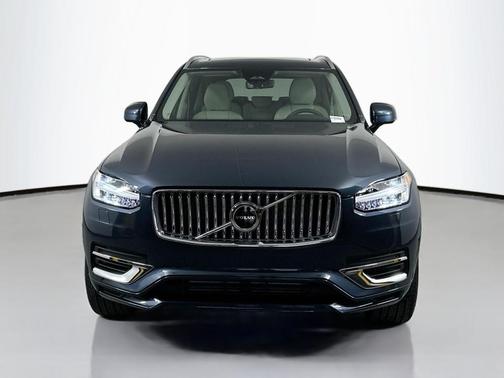 2025 Volvo XC90 Plug-In Hybrid T8 Core 7-Seater
