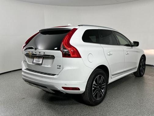 2017 Volvo XC60 T5 Dynamic
