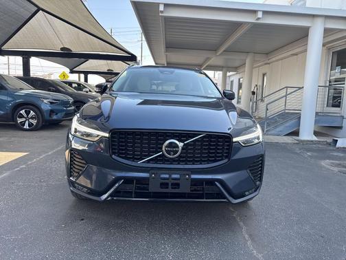 Denim Blue Metallic 2024 Volvo XC60 B5 Plus Dark Theme