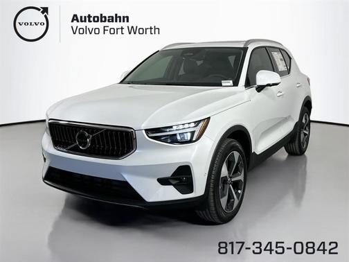 2025 Volvo XC40 B5 Plus Bright Theme