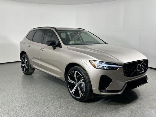2025 Volvo XC60 B5 Ultra