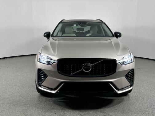 2025 Volvo XC60 B5 Ultra