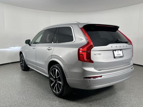 2024 Volvo XC90 B6 Ultimate Bright Theme 6-Seater
