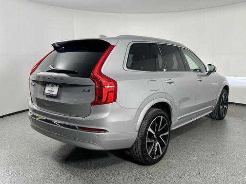 2024 Volvo XC90 B6 Ultimate Bright Theme 6-Seater