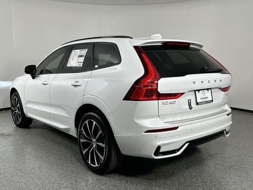 2025 Volvo XC60 B5 Plus