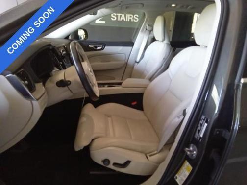 2022 Volvo XC60 B6 Inscription
