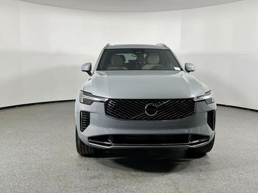2025 Volvo XC90 Plug-In Hybrid T8 Plus 7-Seater