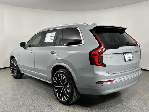 2025 Volvo XC90 Plug-In Hybrid T8 Plus 7-Seater