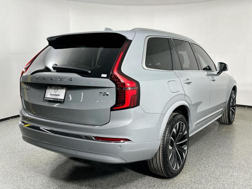 2025 Volvo XC90 Plug-In Hybrid T8 Plus 7-Seater