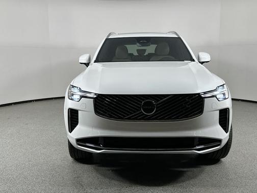 2025 Volvo XC90 Plug-In Hybrid T8 Plus 7-Seater