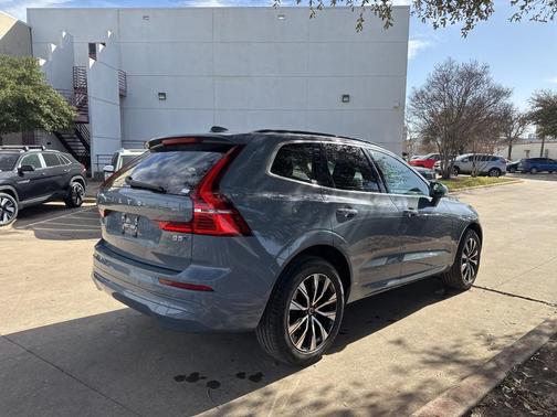 2023 Volvo XC60 B5 Core