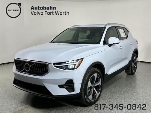 2025 Volvo XC40 B5 Plus Bright Theme