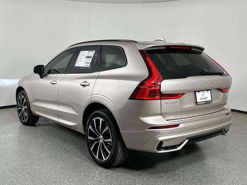 2025 Volvo XC60 B5 Plus