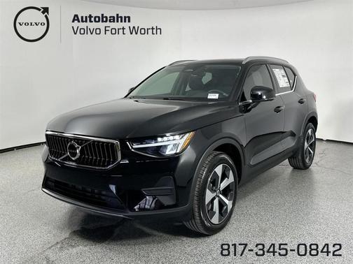 2025 Volvo XC40 B5 Core Bright Theme