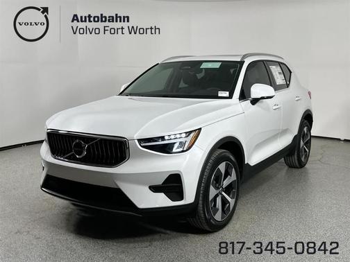 2025 Volvo XC40 B5 Core Bright Theme