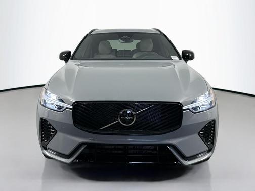 2026 Volvo XC60 B5 Plus Dark Theme