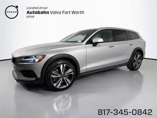 2025 Volvo V60 Cross Country B5 Plus