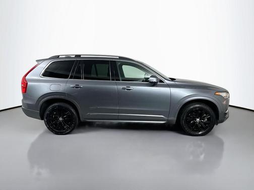 2016 Volvo XC90 T5 Momentum