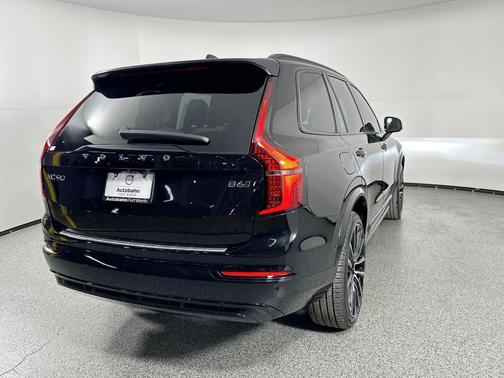 2026 Volvo XC90 B6 Ultra Dark Theme 7-Seater