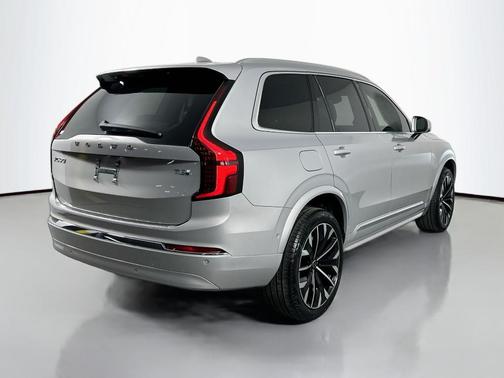 2025 Volvo XC90 Plug-In Hybrid T8 Plus 7-Seater