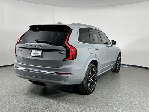 2025 Volvo XC90 Plug-In Hybrid T8 Ultra 6-Seater