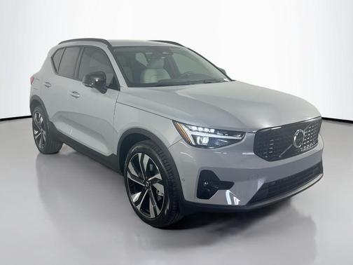 2026 Volvo XC40 B5 Ultra