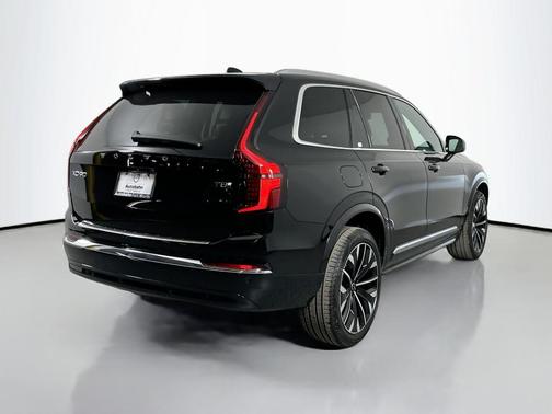 2025 Volvo XC90 Plug-In Hybrid T8 Core 7-Seater