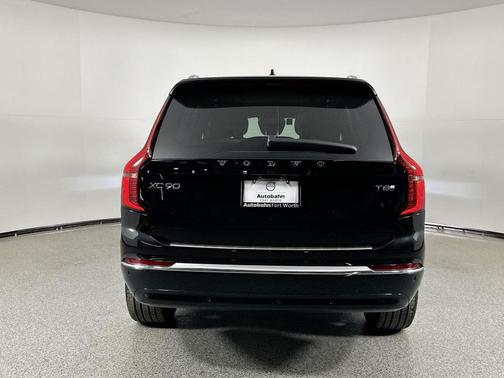 2025 Volvo XC90 Plug-In Hybrid T8 Core 7-Seater