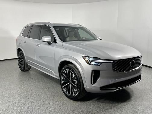 2025 Volvo XC90 B5 Plus 7-Seater