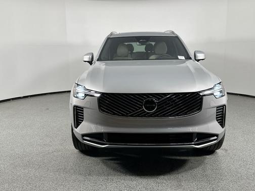 2025 Volvo XC90 B5 Plus 7-Seater