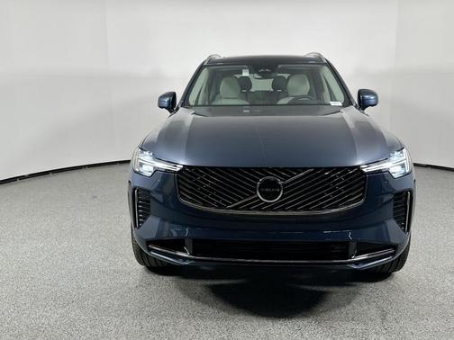 2025 Volvo XC90 Plug-In Hybrid T8 Ultra 7-Seater